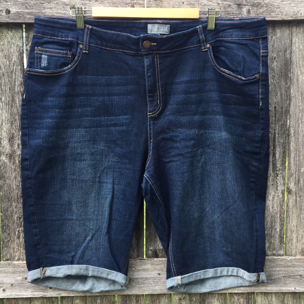 Falls creek stretch jeans shorts size 22